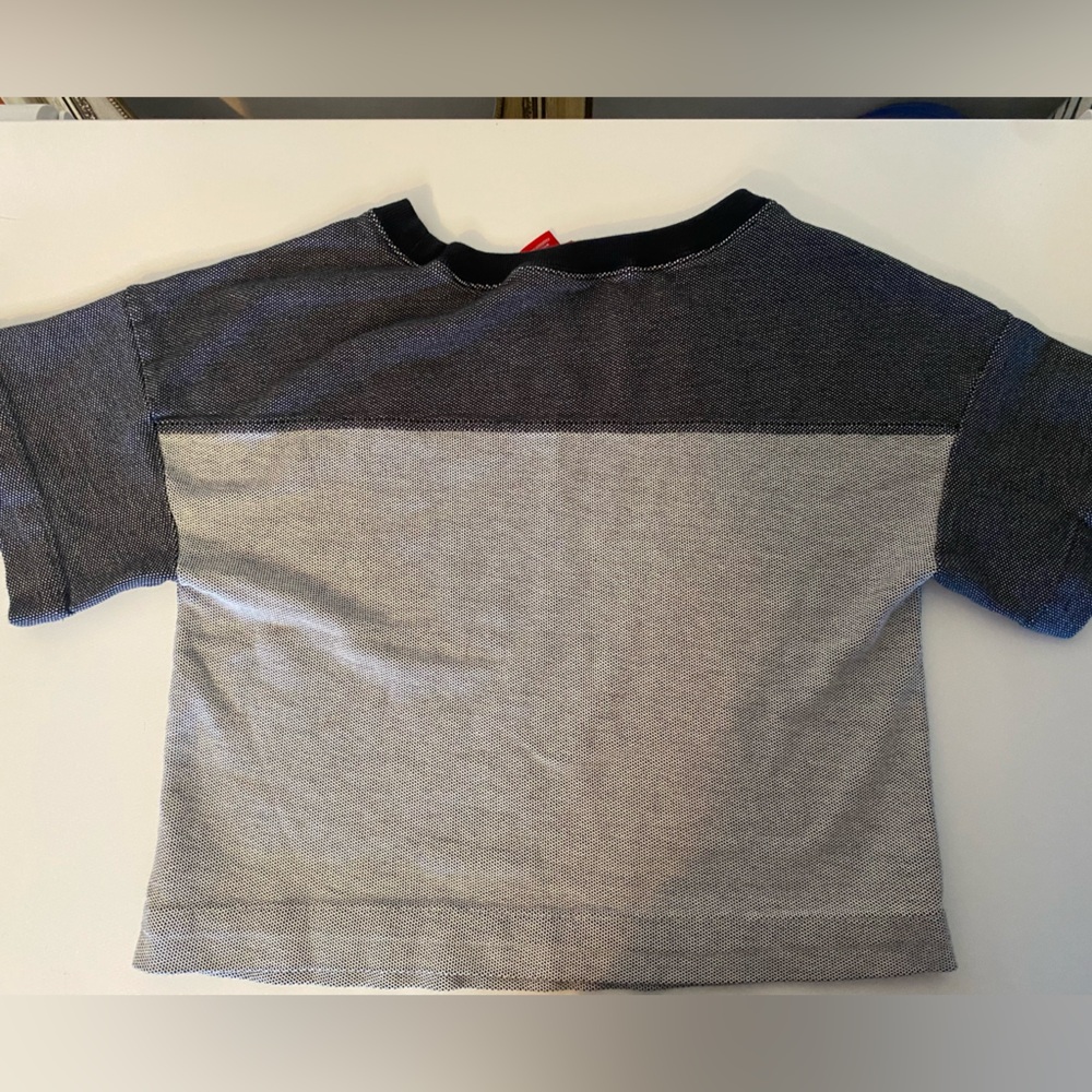 Nike Gray and Black Crop Top - Picture 4 of 4